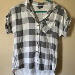 Style Envy Gray White Button Down Plaid Shirt with Pocket Size S
